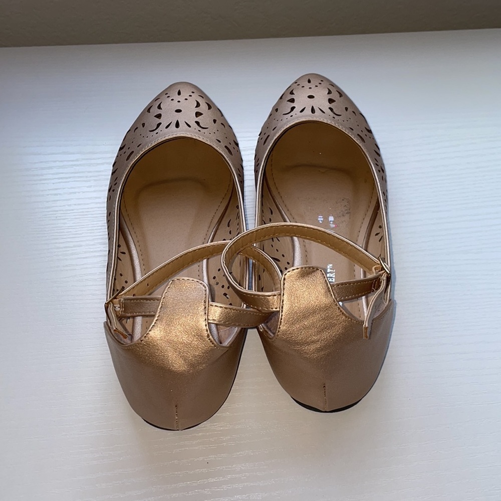 Charles Albert rose gold cut out flats - Picture 3 of 3